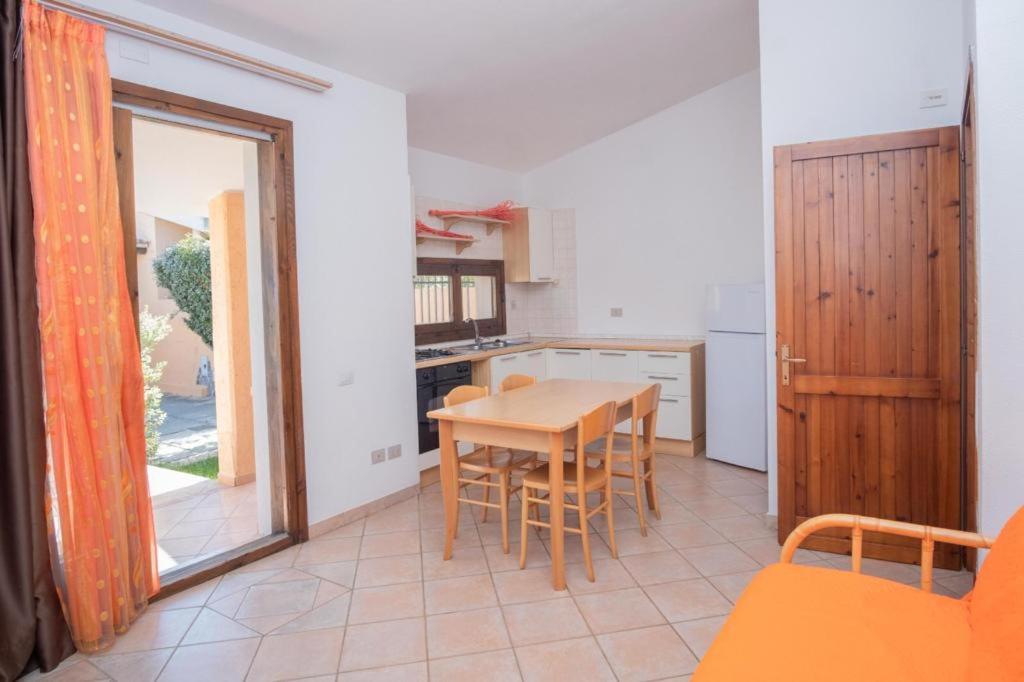 Villetta Porto Corallo Vista Mare Вилапуцу Екстериор снимка