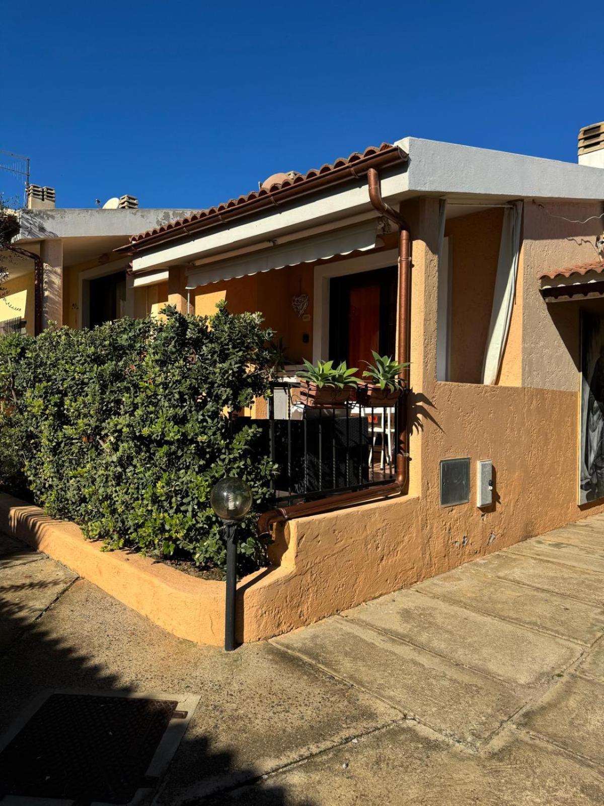 Villetta Porto Corallo Vista Mare Вилапуцу Екстериор снимка